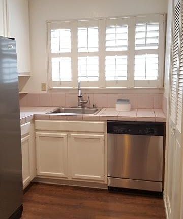 5th image of 165 E Okeefe St APT 2