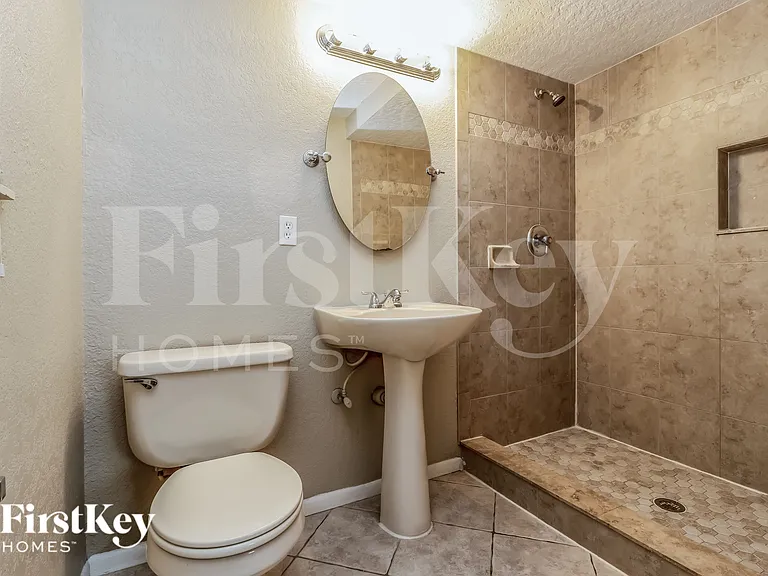 11221 Nome Ave — Photo 10