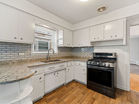 5th image of 7027 W Diversey Ave