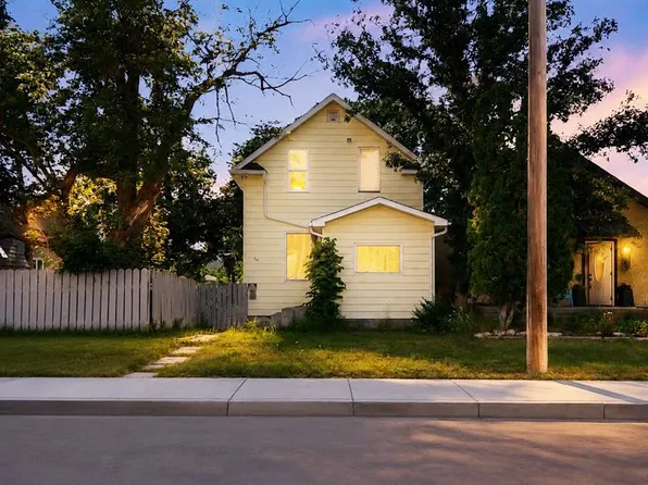 713 L AVENUE S, Saskatoon, SK S7M 2H8
