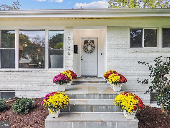3rd image of 10126 Ashburton Ln