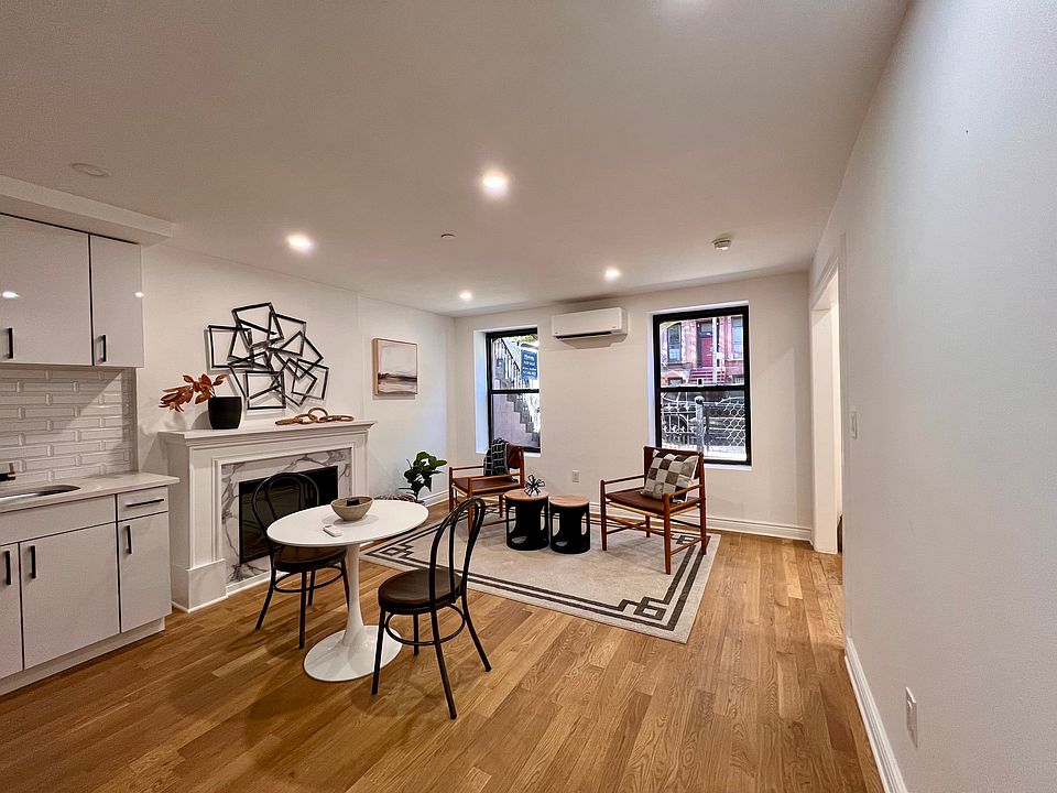 1st image of 237 Saint James Pl Floor 2
