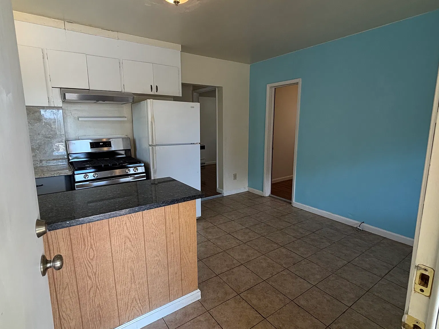3 bed, 1.5 bath, 725 sqft, $2,500 — Photo 1