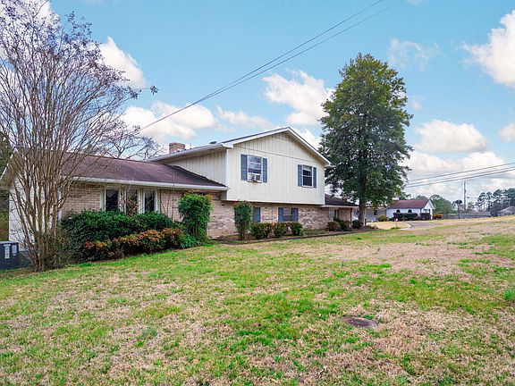 2nd image of 8700 Reba Ln