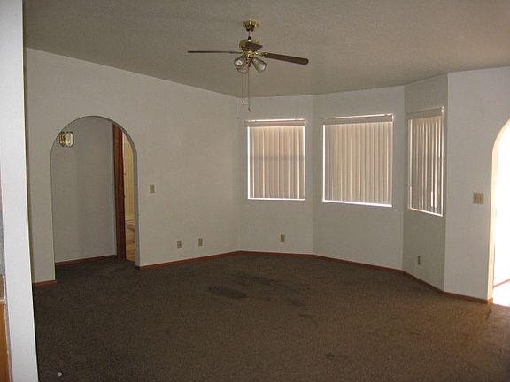 5th image of 3443 Laredo Ln