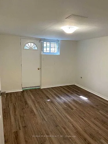 40 Meighen Ave #BASEMENT Photo 1