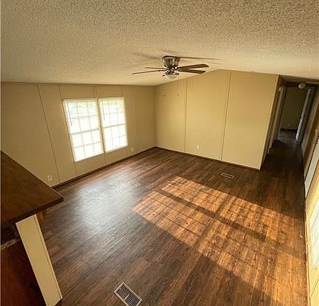 3rd image of 135 Dv Byrd Ln #29