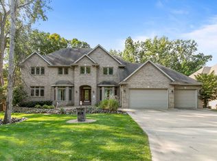 2883 Shelter Creek Ct, Green Bay, WI 54313