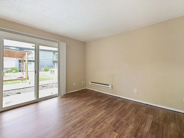 Sandy Terrace Apartments — Photo 11