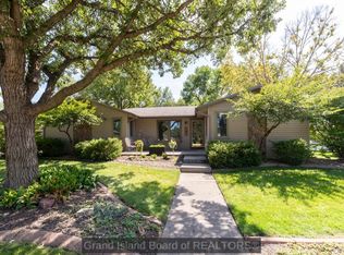 1603 Spruce Rd, Grand Island, NE 68801
