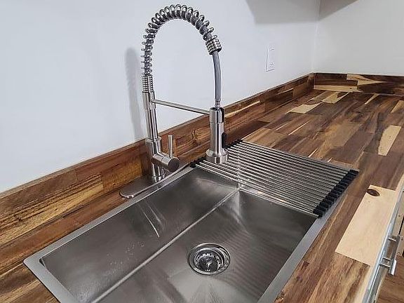 2nd image of 107 Verton Dr Unit 2