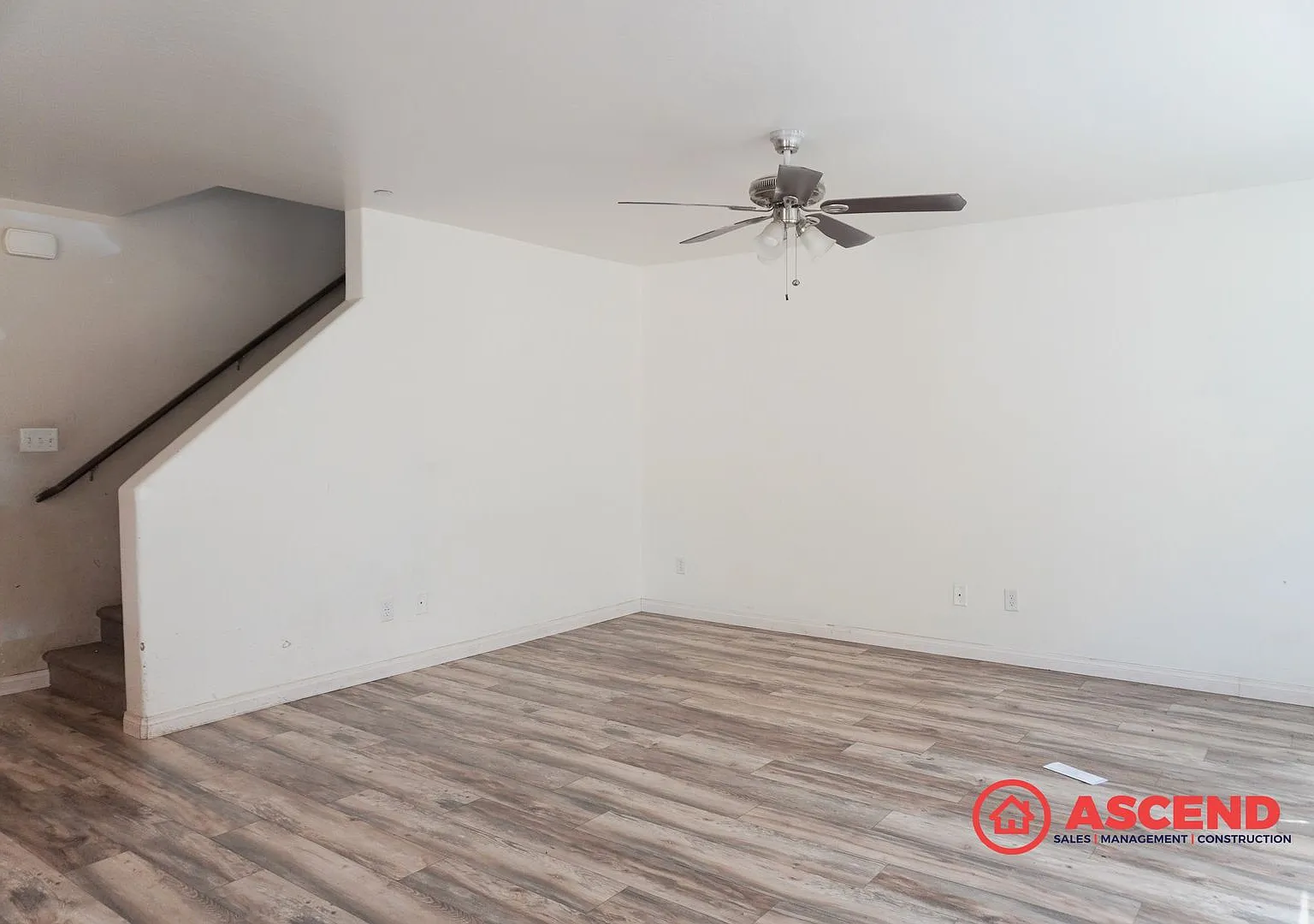 Spacious 3 Bed / 2.5 Bath Home with Solar, & Fruit Trees - Makes Perfect Family home! — Photo 2
