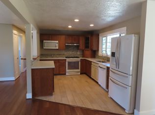 38833 Ridge Dr, Scio, OR 97374