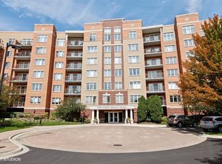 1 N Beacon Pl APT 305, La Grange, IL 60525