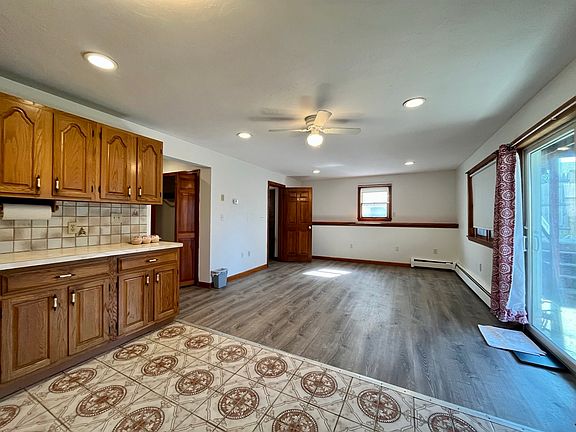 4th image of 15 Boscobel St #1