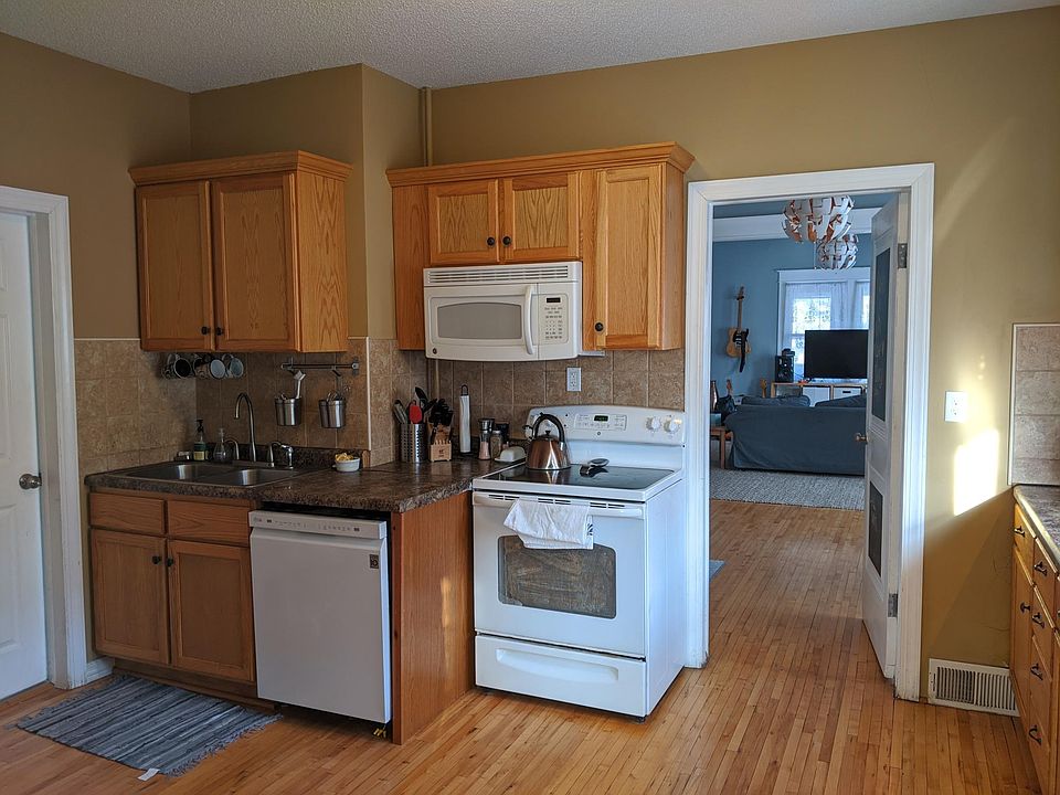1st image of 3010 Grand St NE #1