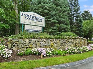95 Commons Dr APT 111, Shrewsbury, MA 01545