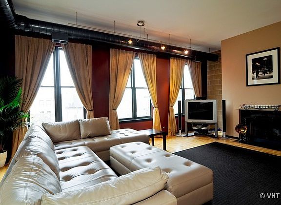 3rd image of 2001 W Wabansia Ave APT 303