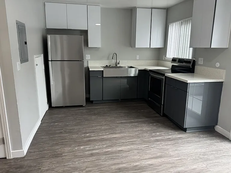 Villa Del Sol Apartments — Photo 144