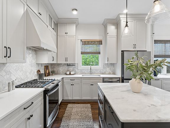 5th image of 920 N 5th St