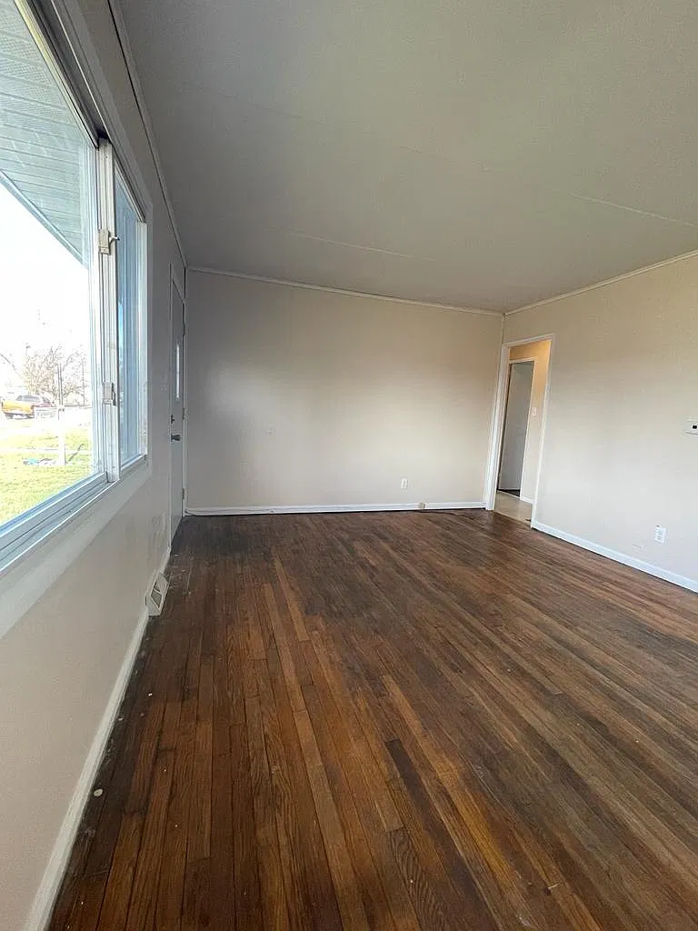 2 bed, 720 sqft, $1,150 — Photo 3