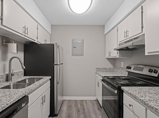 1136 W College St #1150, Liberty, MO 64068
