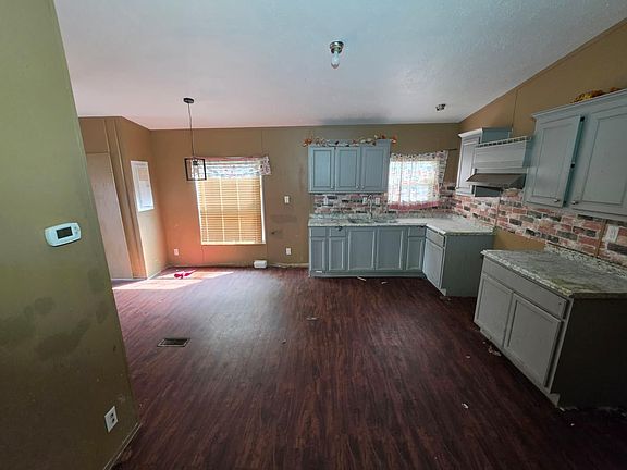 5th image of 2910 Fairbanks St