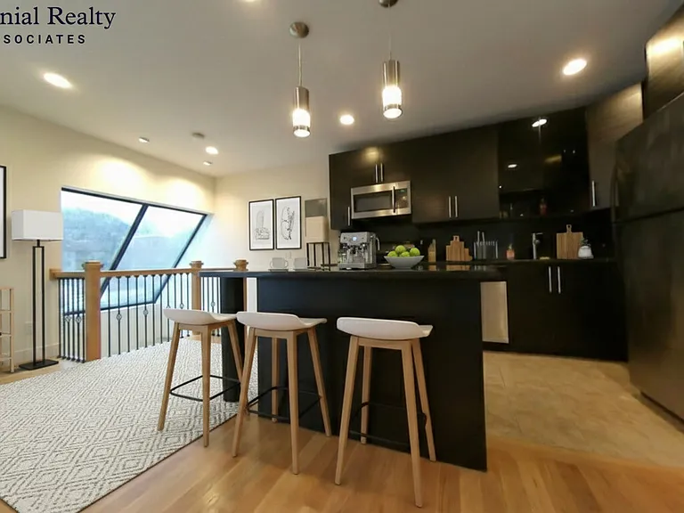 1614 Beacon St #3 — Photo 4