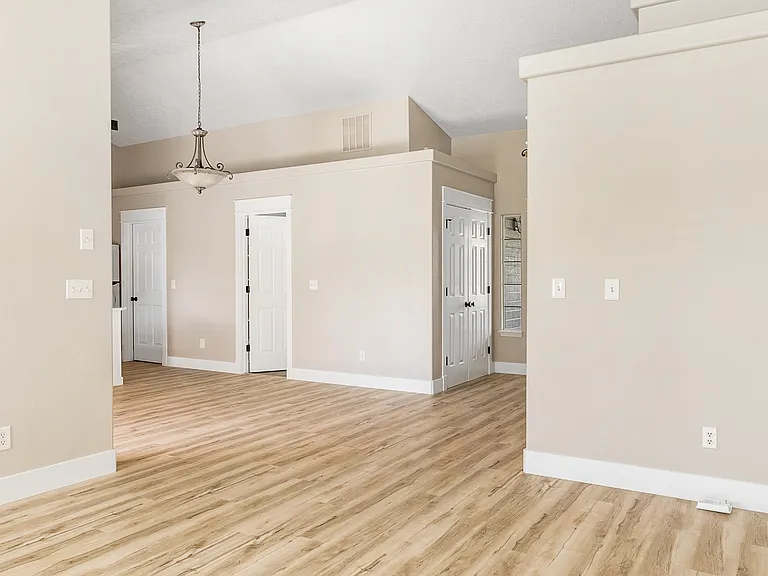 14192 W Chadford Dr — Photo 21