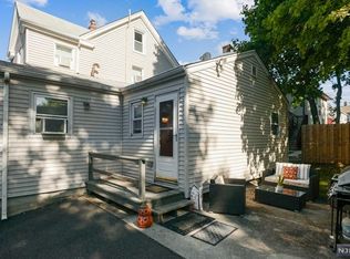 32 Washburn Pl, Caldwell, NJ 07006