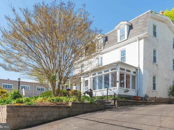 827 Greenwood Ave, Jenkintown, PA 19046