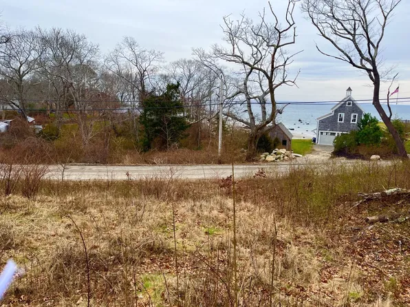 21 Highland Ave, Plymouth, MA 02360
