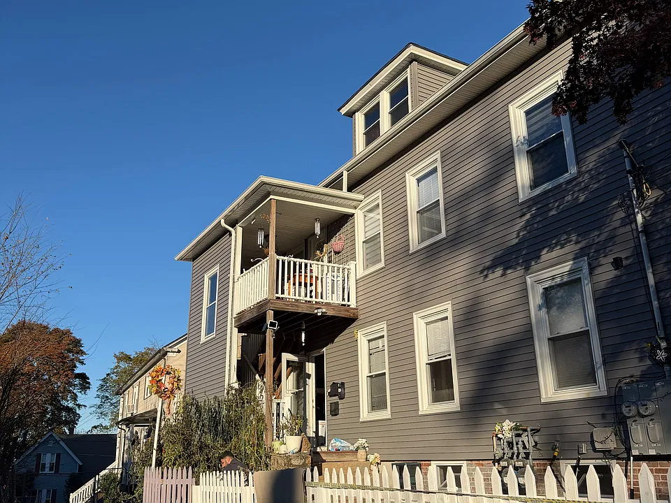 104 Dresser St #1