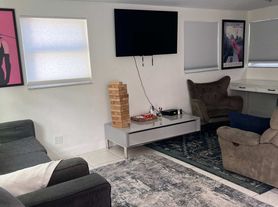 712 SW 7th Ter, Hallandale, FL