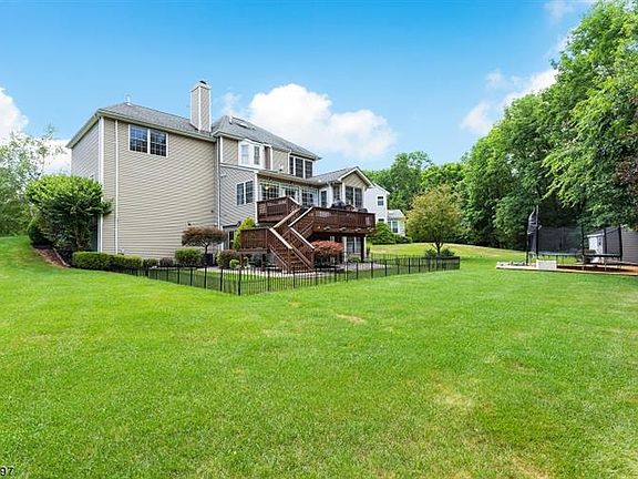 5th image of 29 Stonehouse Dr