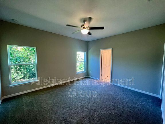 3rd image of 1335 W Walnut St