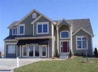 16522 W 165th Ter, Olathe, KS 66062