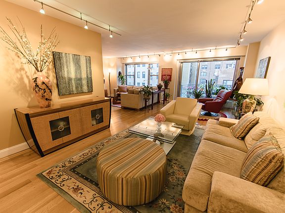 3rd image of 400 E 56th St APT 14G