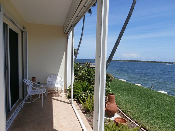 Completely Private Lanai
