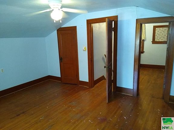 3rd image of 3601 Lincoln Way