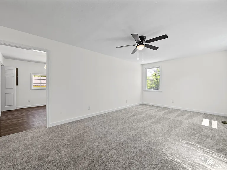 19 Chestnut Dr — Photo 7