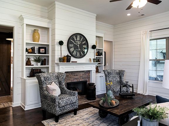 3rd image of 40 Cross Creek Dr #2