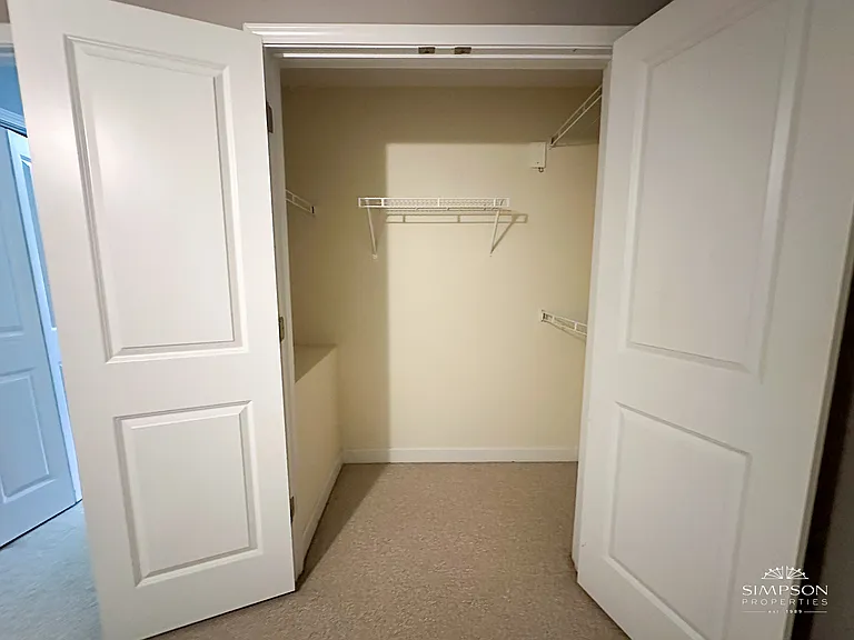 1215 Green Oaks Ln #B-1 — Photo 5
