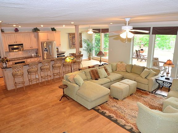 2nd image of 109 Carribean Cir