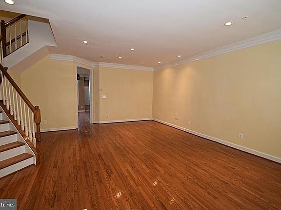 4th image of 111 Jay Dr