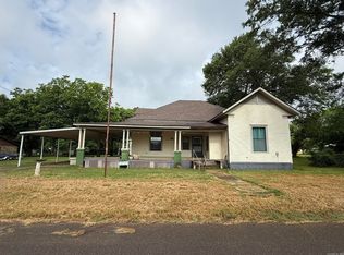 125 N Mercer St, Mineral Springs, AR 71851
