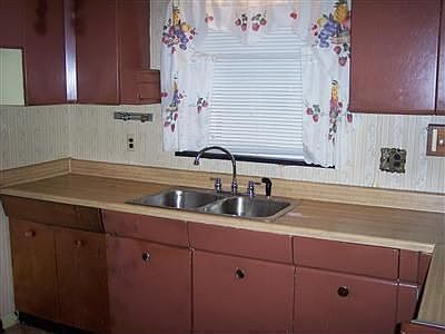 5th image of 1552 Academy Pl