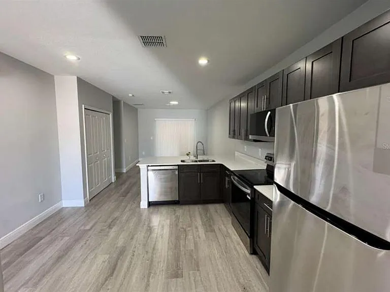 985 NW 57th Ct #987 — Photo 3