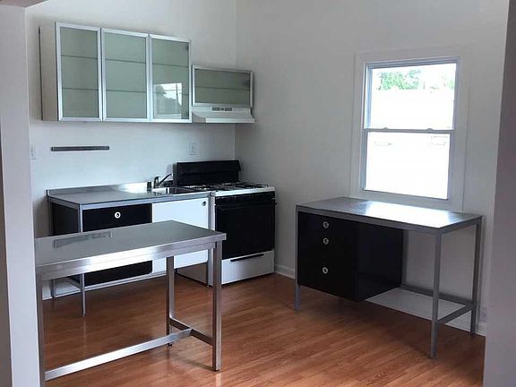 3rd image of 1315 Shelby St APT 201