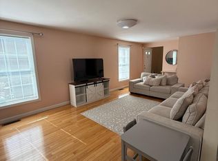 100 Barbara Ln, Hudson, NH 03051